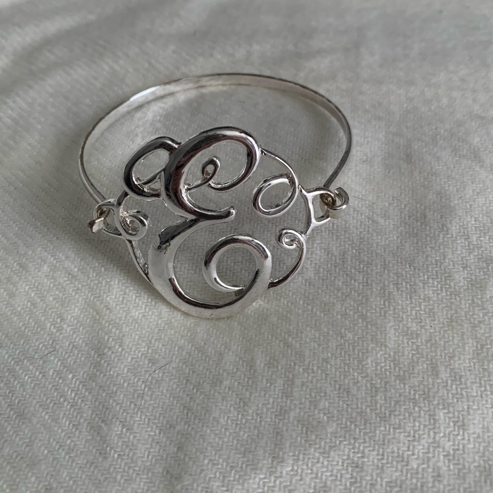 Monogrammed E bracelet